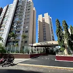 Caldas Novas - Casa Da Madeira Cond. - Centro